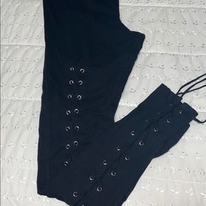 NWOT Lace up leggings ✨🤍✨